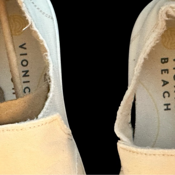 NWT Vionic Beach Womens Malibu White Slip-On Sneakers 9 Medium - Picture 7 of 11